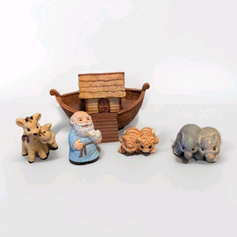 Hallmark Merry Miniatures Noah and Friends 5 piece Set 1996 Story Time figurines